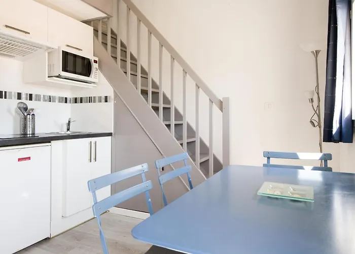 Appartement Palombe Dans Résidence Avec Piscine